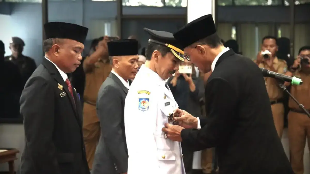 Penyegaran Birokrasi, Bupati Ciamis Herdiat Lantik Sejumlah Pejabat Administrator Baru Penyegaran Birokrasi, Bupati Ciamis Herdiat Lantik Sejumlah Pejabat Administrator Baru