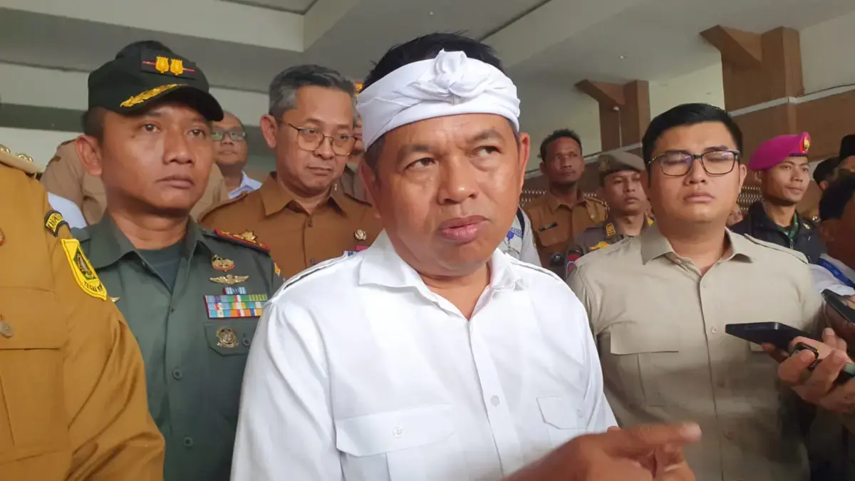 Imajinasi Dedi Mulyadi, Berencana Bagikan Pungutan Pajak Tambang kepada Masyarakat Imajinasi Dedi Mulyadi, Berencana Bagikan Pungutan Pajak Tambang kepada Masyarakat