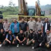 Bareskrim Polri Bongkar Tambang Pasir Ilegal di Gunung Merapi: Kerugian Negara Capai Rp3,2 Triliun! Bareskrim Polri Bongkar Tambang Pasir Ilegal di Gunung Merapi: Kerugian Negara Capai Rp3,2 Triliun!