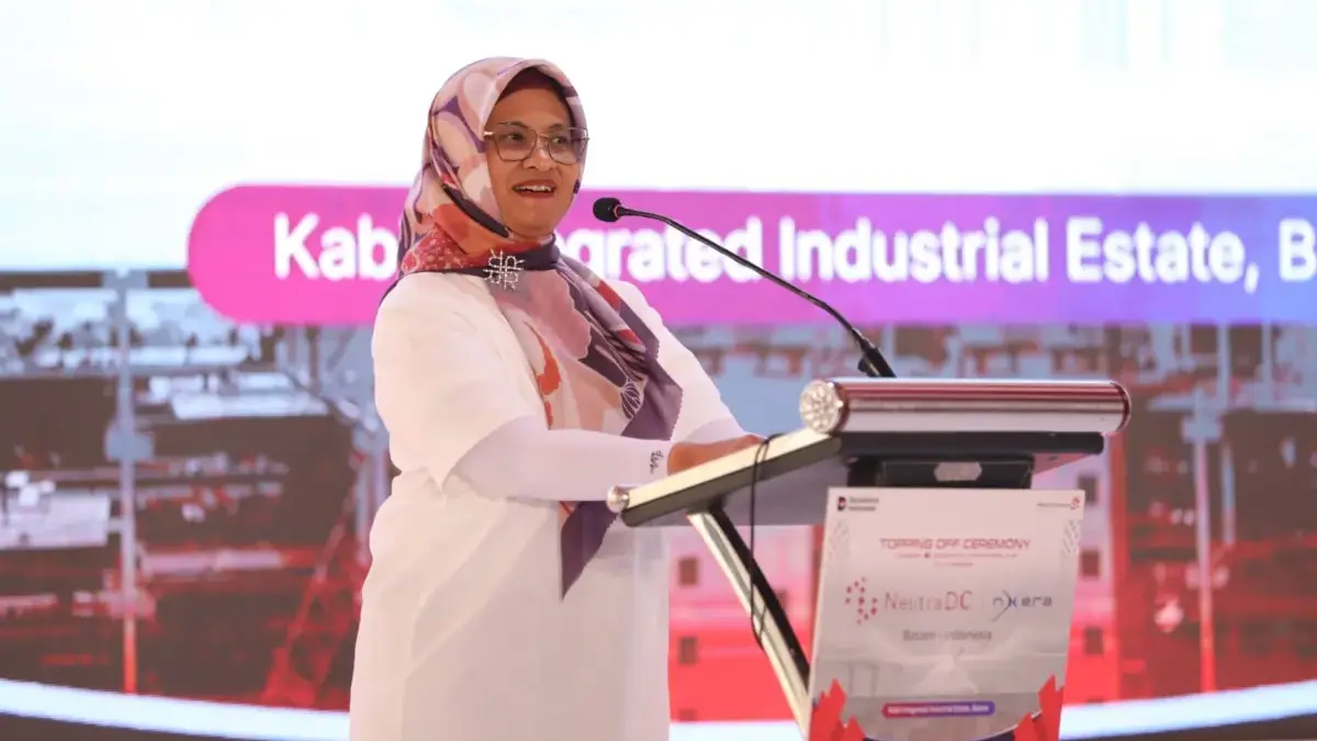 Direktur Utama Telkom Dian Siswarini saat sesi Press Conference pada acara Topping Off Hyperscale Data Center