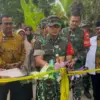 Danrem 062/Tarumanegara, Kolonel Inf Dadi Sutandi menggunting pita sebagai tanda selesainya program TMMD ke-12