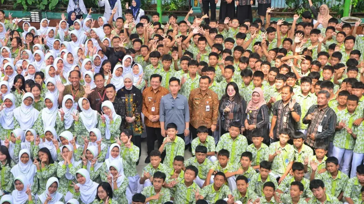 MBG di Jawa Tengah Telah Sasar 6,3 Juta Penerima Manfaat, Wapres Gibran dan Gubernur Luthfi Tinjau Langsung