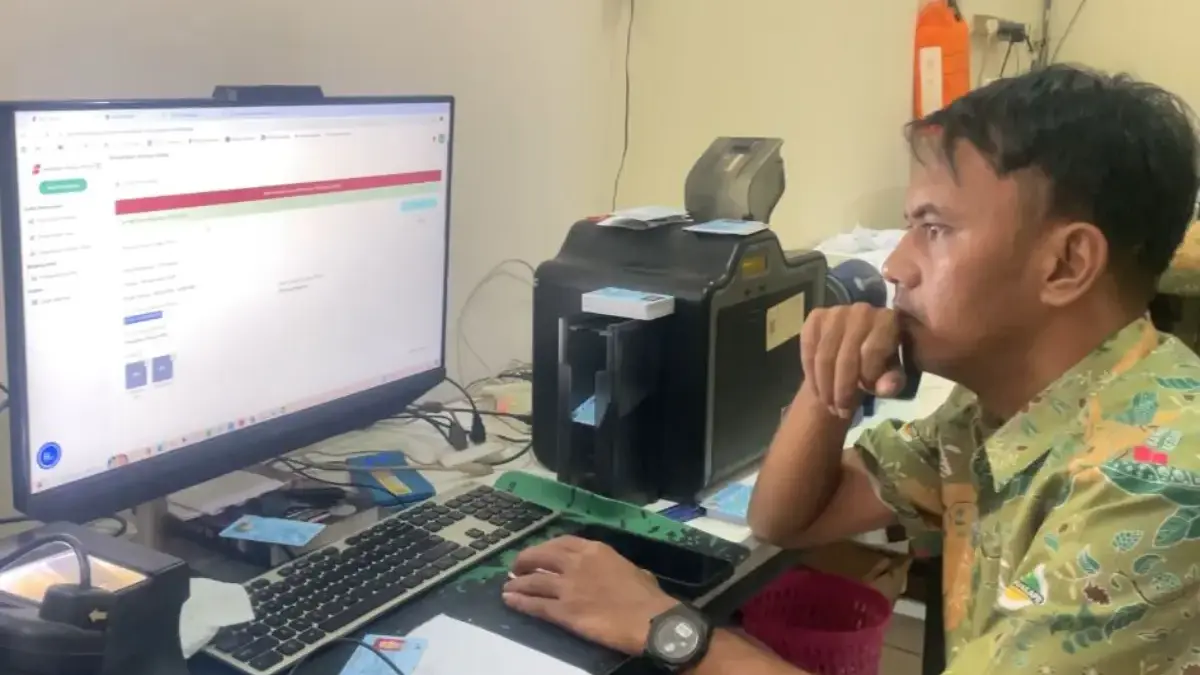 Komdigi Salurkan Akses Internet ke Wilayah Pameungpeuk, Camat: Pelayanan Publik Kini Lebih Mudah Komdigi Salurkan Akses Internet ke Wilayah Pameungpeuk, Camat: Pelayanan Publik Kini Lebih Mudah