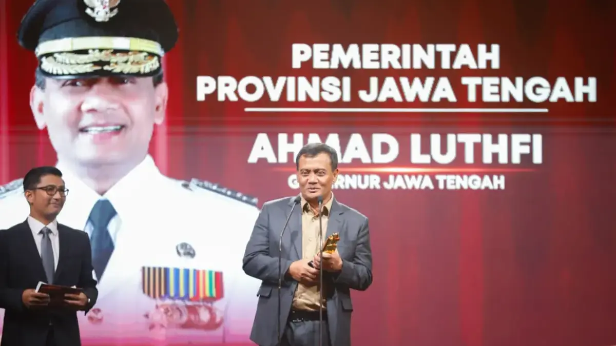 Genjot Investasi, Pemprov Jateng Raih Penghargaan Pioneer of Economic Empowerment Genjot Investasi, Pemprov Jateng Raih Penghargaan Pioneer of Economic Empowerment