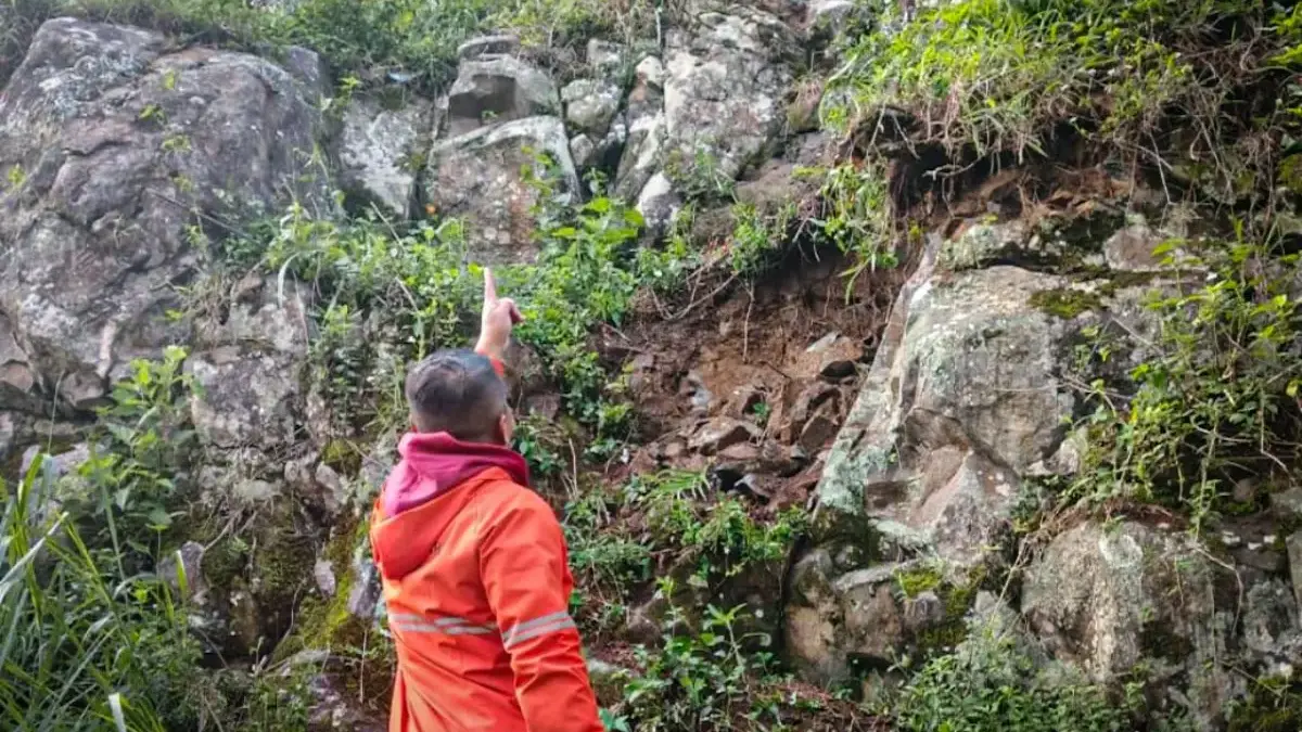 Cegah Batu Jatuh Susulan, BPBD Bandung Barat Bakal Pasang Jaring Kawat di Gunung Batu