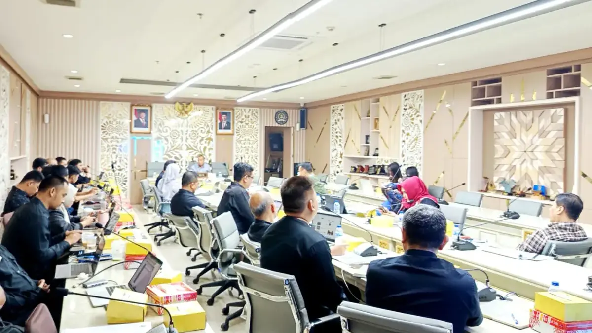 Komisi III Pelototi Pendapatan Daerah, Ini Rincian Rancangan APBD 2026 Rapat Komisi III DPRD Jabar dengan mitra beberapa hari lalu membahas pendapatan daerah. (son)