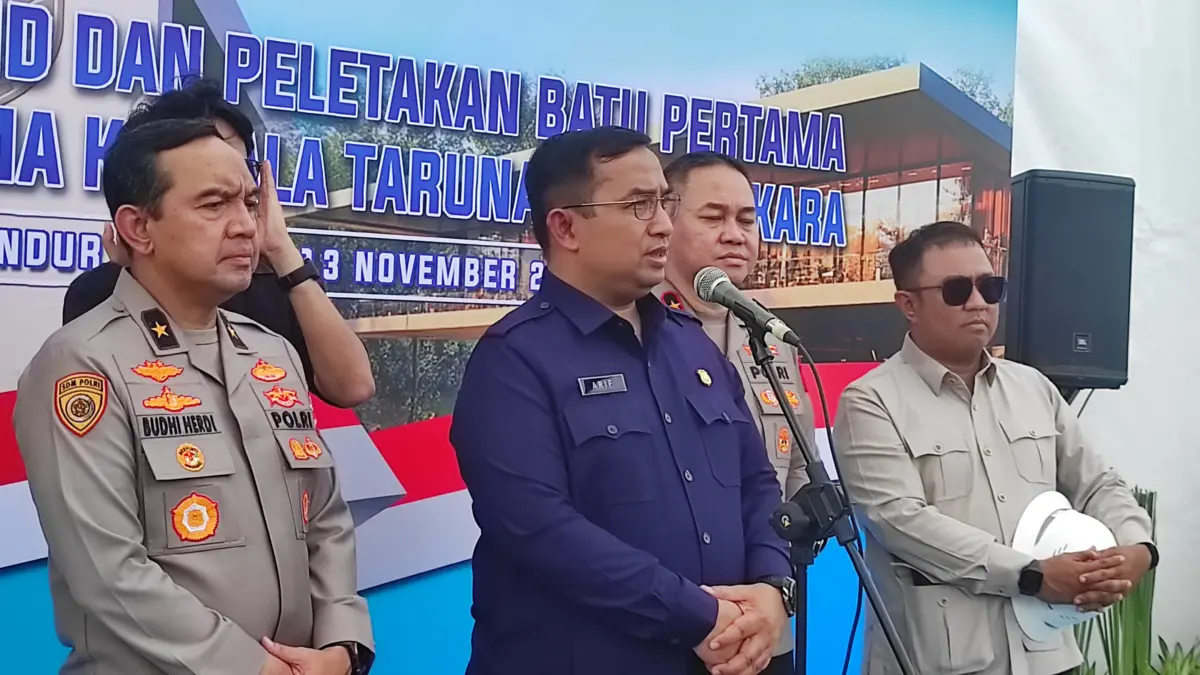 Direktur Kebhayangkaraan SMA Kemala Taruna Bhayangkara (KTB) Brigjen M Arif Sugiarto saat memberikan keteranga