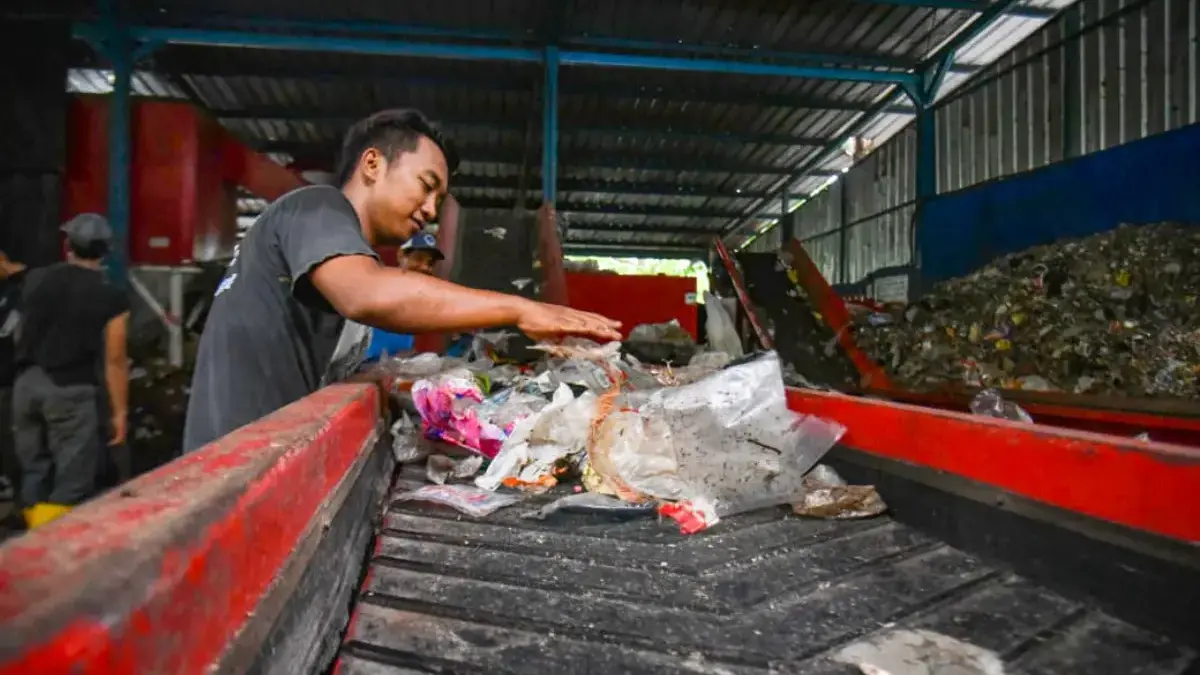 Wali Kota Farhan Soroti Rendahnya Partisipasi Warga Terkait Pengolahan Sampah di Kota Bandung