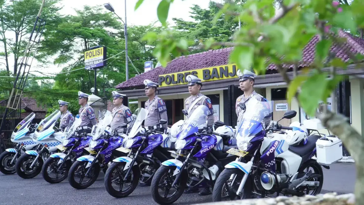 Ayo Patuhi Aturan Lalin! Polres Banjar Gelar Operasi Zebra, Ternyata Sampai Akhir Bulan Ini Personel Satlantas Polres Banjar mengikuti apel operasi Zerba di Halaman Mapolres Banjar pada Senin (17/11/202