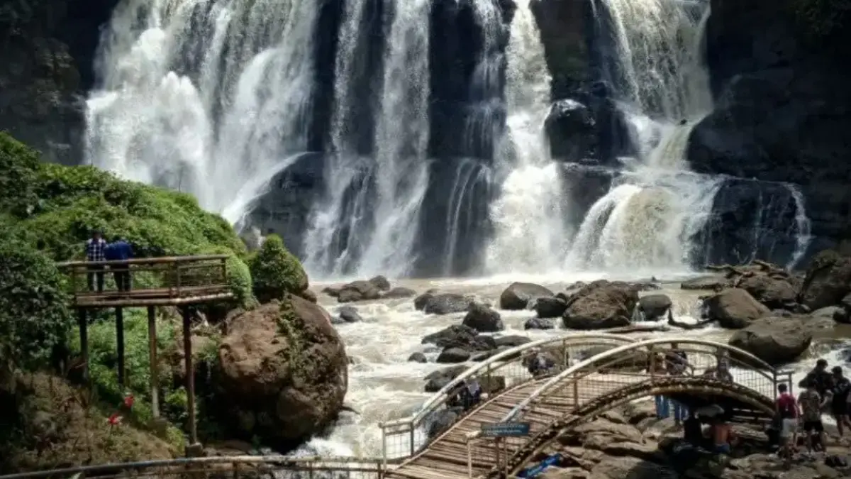 Memprihatinkan! Ikon Wisata Little Niagara Bandung Barat Amburadul dan Tak Terurus Memprihatinkan! Ikon Wisata Little Niagara Bandung Barat Amburadul dan Tak Terurus