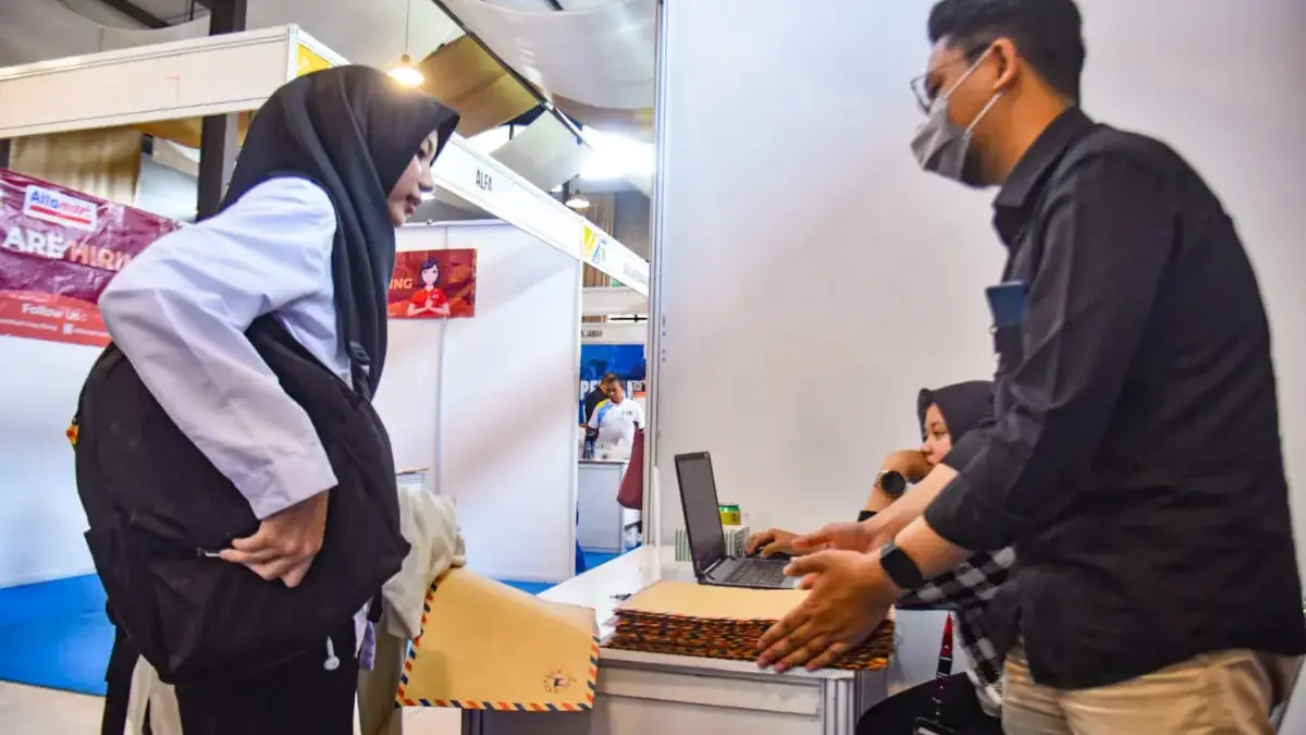 Job Fair Bandung 2025, Pencari Kerja Melihat Peluang di Tengah Persaingan Ketat