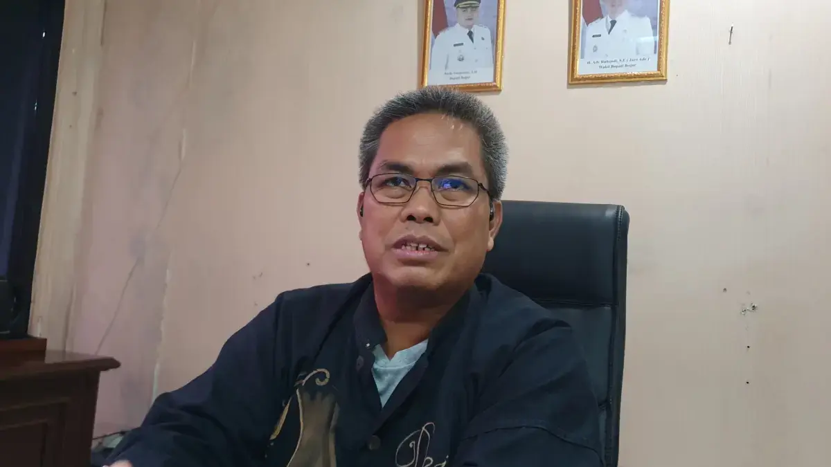 Dedi Mulyadi Bakal Ambil Alih Jalan Desa di Kabupaten Bogor, Ini Respons Pemkab Kepala DPMD Kabupaten Bogor Hadijana saat memberikan keterangan. Foto: Regi