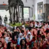 EDUKASI: Sejumlah pelajar SD melakukan study tour (karyawisata) di Museum Geologi, Jalan Diponegoro, Kota Band