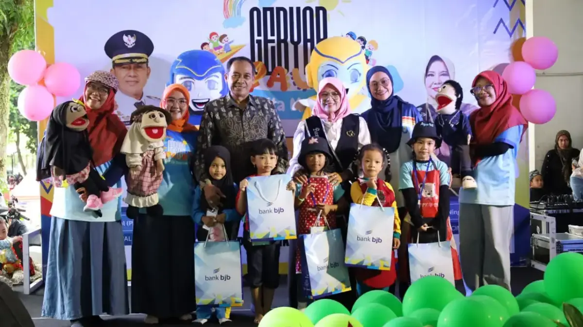 Tekan Angka Putus Sekolah, Pemkot Cimahi Salurkan Bantuan Sarpras untuk PAUD dan Pendidikan Kesetaraan