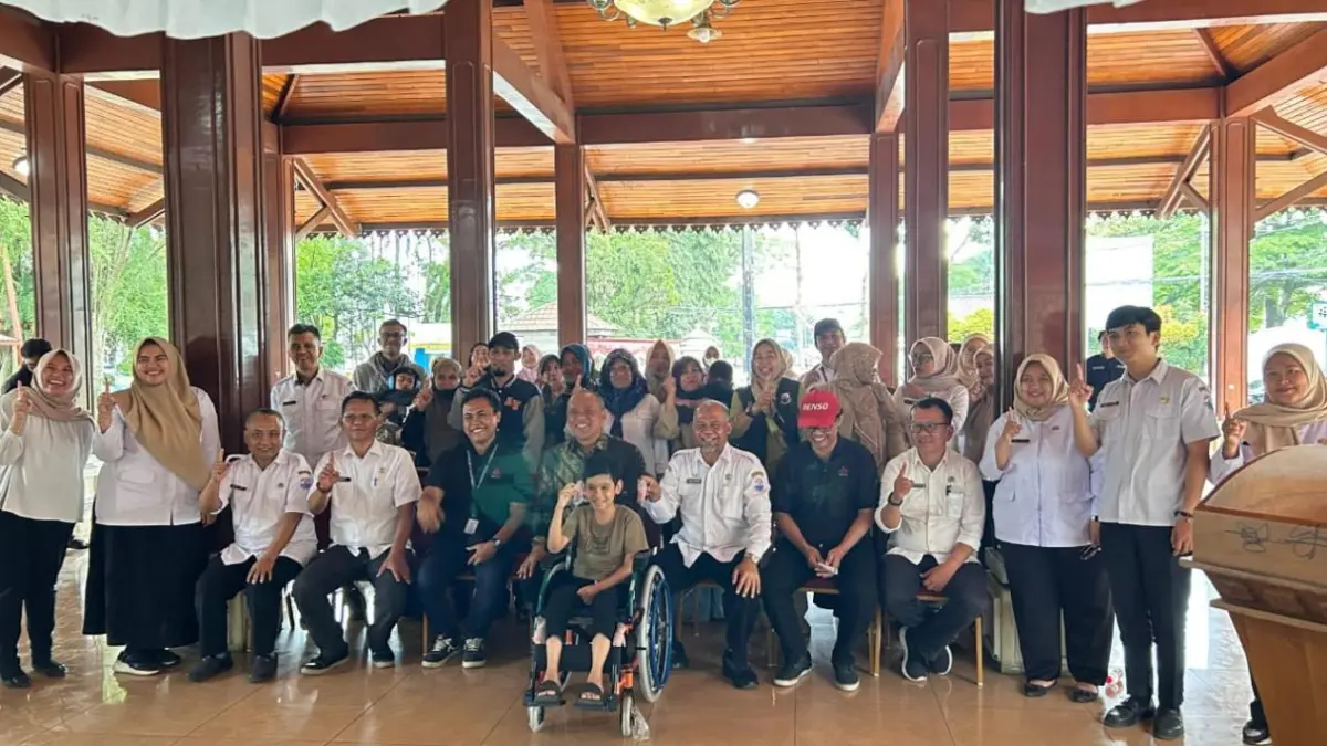 Dinsos dan DPRD Cimahi Tingkatkan Aksesibilitas Lewat Bantuan Kursi Roda