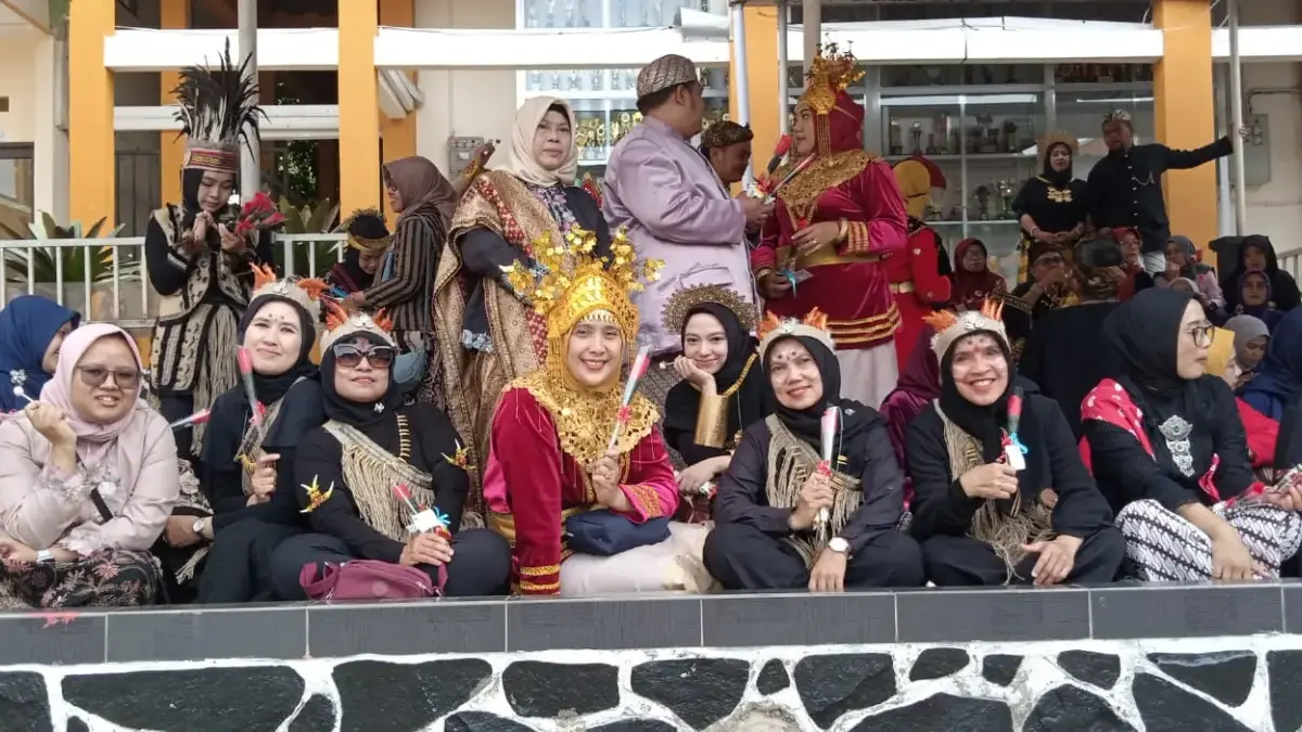Semarak Hari Guru Nasional di SMKN 3 Cimahi Dorong Guru Menjadi Inspiratif dan Kreatif Semarak Hari Guru Nasional di SMKN 3 Cimahi Dorong Guru Menjadi Inspiratif dan Kreatif