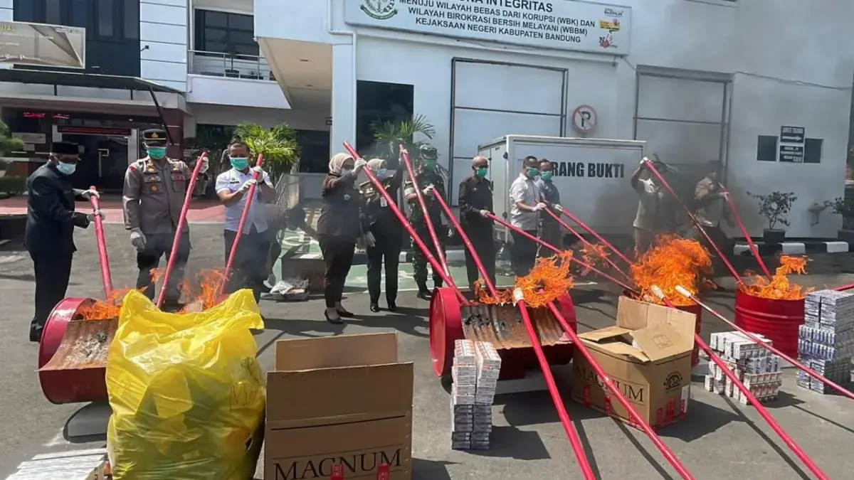 Kejari Kabupaten Bandung Musnahkan Barang Bukti 275 Perkara, Ganja Sintetis Mendominasi