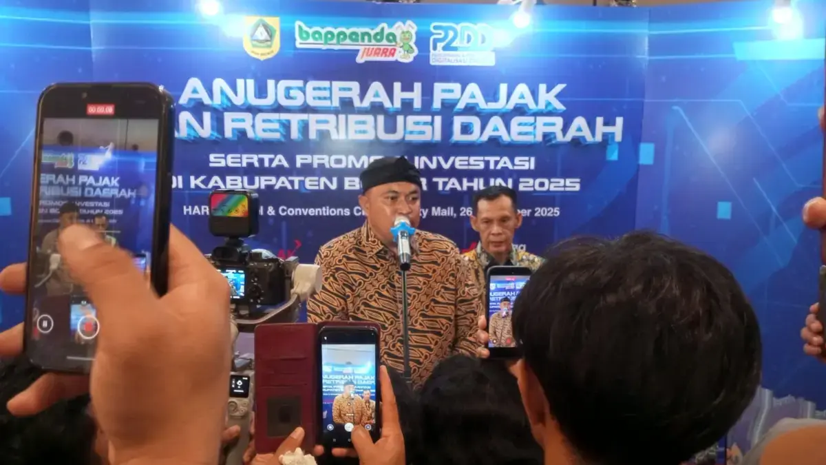 PBB Gratiiiis! Warga Kabupaten Bogor Auto Lega sampai 2029! Bupati Bogor Rudy Susmanto saat memberikan keterangan di Cibinong. Foto: Regi