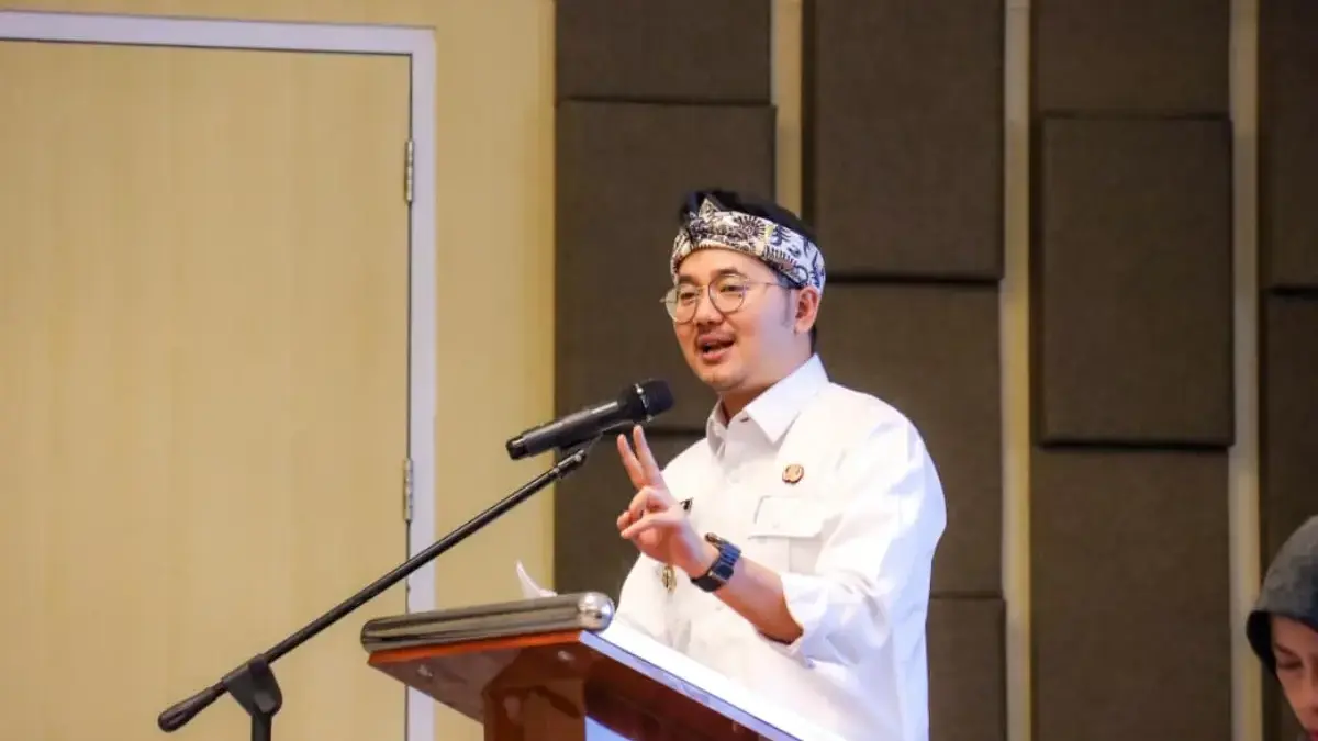 Wakil Wali Kota Cimahi: Sensus Ekonomi 2026 Jadi Senjata Strategis Atur Investasi & UMKM Wakil Wali Kota Cimahi, Adhitia Yudhistira saat Sambutan dalam Sosialisasi Sensus Ekonomi 2026 (SE2026) (monk)