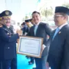 BRI menerima Piagam Penghargaan Mitra Kerja Sama dari Kementerian Imigrasi dan Pemasyarakatan Republik Indone