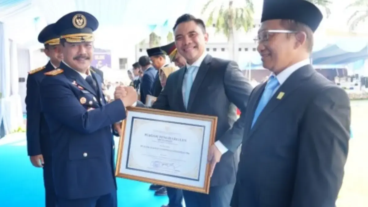 BRI menerima Piagam Penghargaan Mitra Kerja Sama dari Kementerian Imigrasi dan Pemasyarakatan Republik Indone