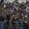 Ribuan bobotoh penuhi tribun saat laga Persib Bandung di Stadion Gelora Bandung Lautan Api, Kota Bandung. Foto