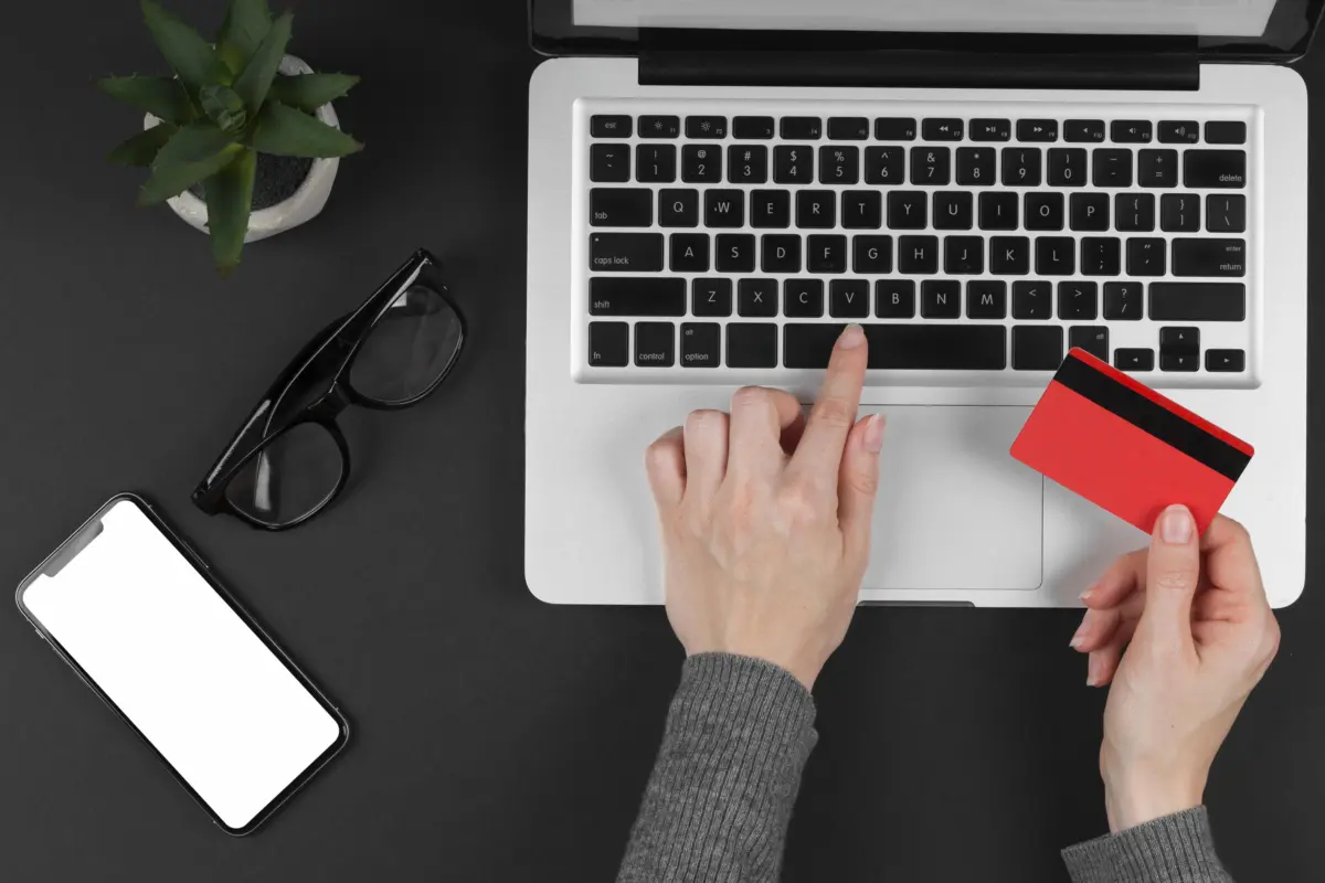 Awas Penipuan Digital! Pakar Cyber Beberkan Ciri dan Cara ...