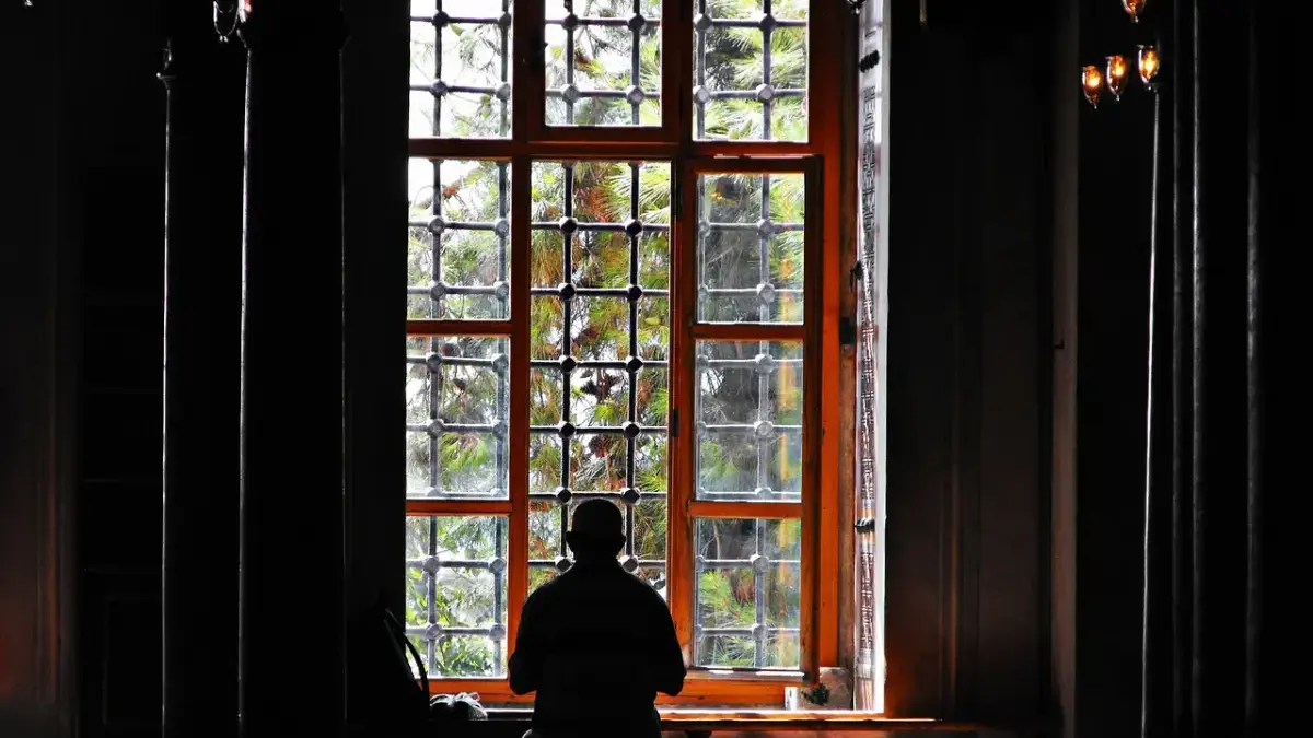 Viral Mahasiswa Dianiaya Hingga Tewas di Sibolga, Sebenarnya Bagaimana Hukum Tidur di Masjid dalam Islam? Hukum Tidur di Masjid