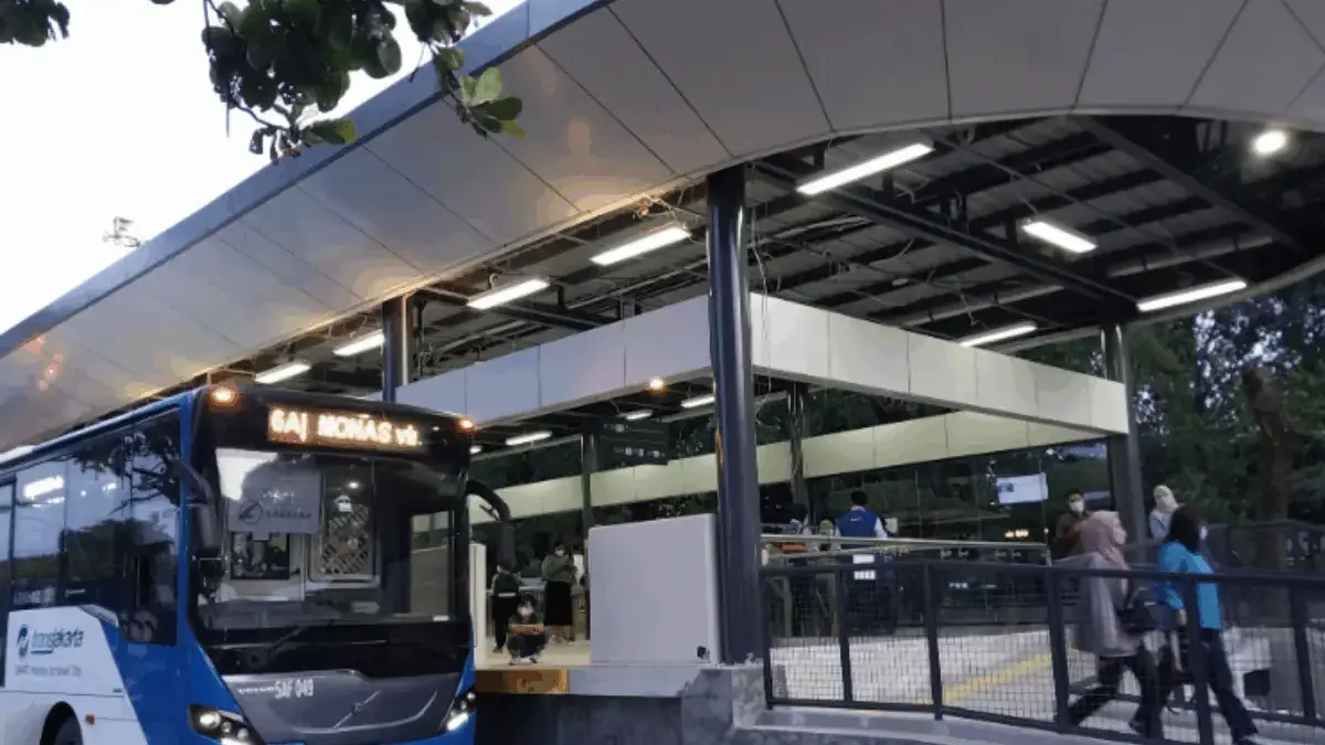 Cara Buat Kartu Pekerja Jakarta: Pekerja dengan Gaji di Bawah Rp6 Juta Bisa Naik TransJakarta Gratis!