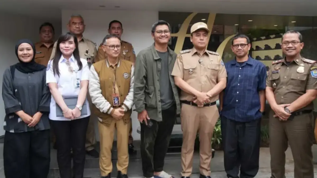 Kunjungan lapangan BPJS Kesehatan dan Pemerintah Kota Bandung ke salah satu perusahaan.