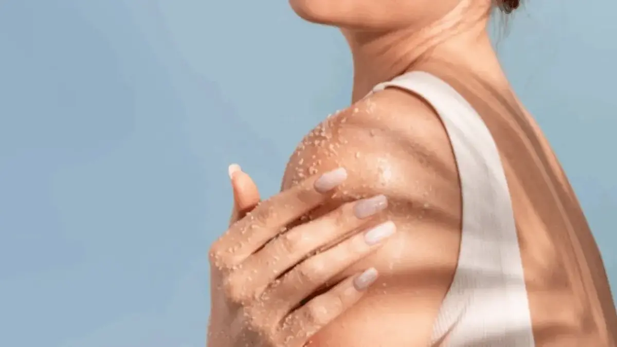 5 Body Scrub Produk Lokal yang Sudah BPOM, Aman, Berkualitas, dan Bikin Kulit Glowing - Freepik