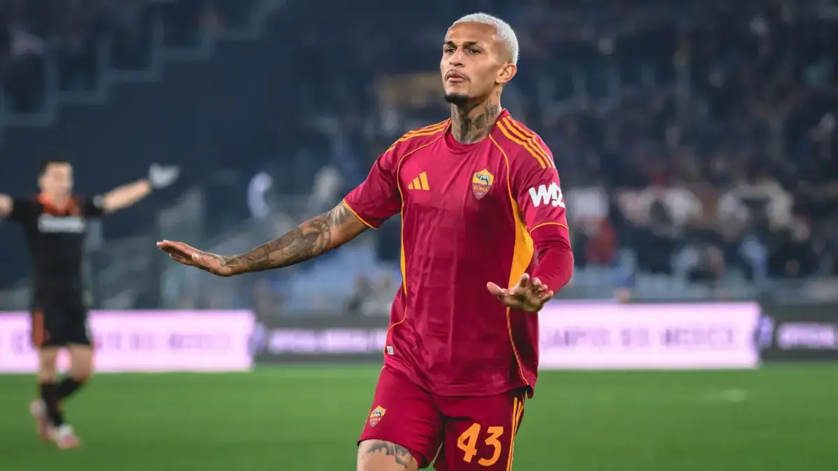 Gol Wesley Antar Roma Kalahkan Como, Persaingan Scudetto Makin Panas Gol Wesley Antar Roma Kalahkan Como, Persaingan Scudetto Makin Panas