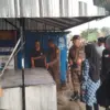 Sejumlah Gerobak PKL di Depan PT Kahatex Dibersihkan, Pemberlakuan Jam Berjualan Dibatasi 