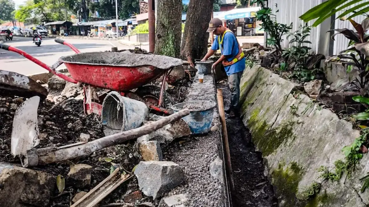 Antisipasi Genangan Saat Musim Hujan, Pemkot Bandung Kebut Normalisasi Drainase Antisipasi Genangan Saat Musim Hujan, Pemkot Bandung Kebut Normalisasi Drainase