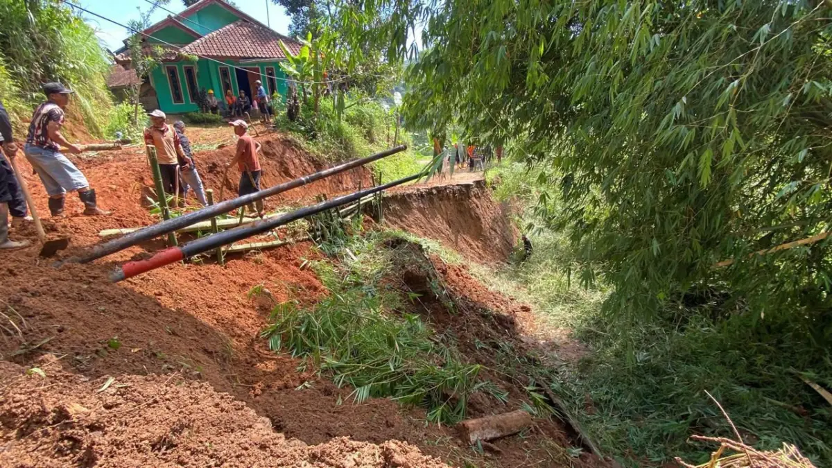 BPBD KBB Buka Jalur Darurat, Warga Nanggerang Tak Lagi Terisolasi