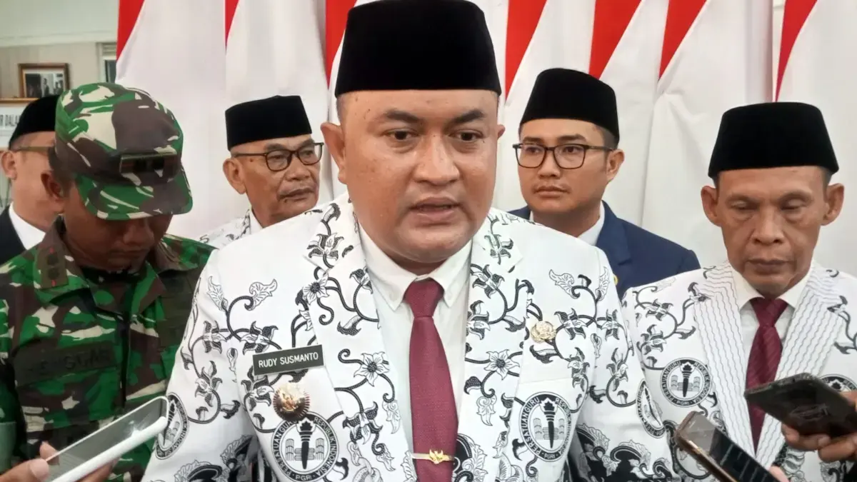 SE Gubernur Jabar Soal Pemberhentian Sementara Izin Perumahan, Ini Kata Bupati Bogor! SE Gubernur Jabar Soal Pemberhentian Sementara Izin Perumahan, Ini Kata Bupati Bogor!