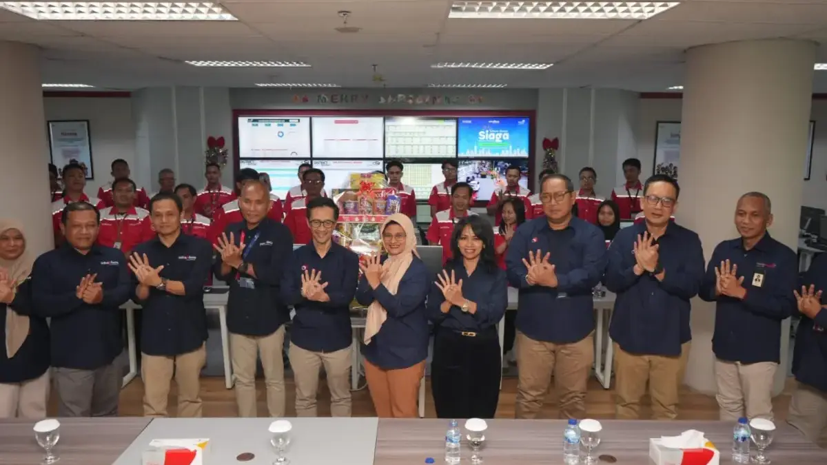 Direktur Utama Telkom Indonesia Dian Siswarini, Komisaris Independen Telkom Ira Noviarti, dan Direktur Human C