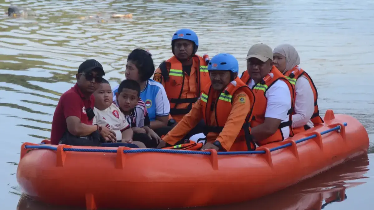 Jaga Lingkungan Lewat Kegiatan CFD Tegar Beriman, Bupati Bogor Susur Situ dan Tanam Pohon Jaga Lingkungan Lewat Kegiatan CFD Tegar Beriman, Bupati Bogor Susur Situ dan Tanam Pohon