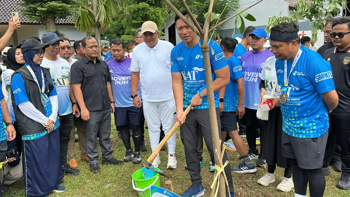 Kampanyekan Hidup Sehat, Bupati Bogor dan Menko AHY Lari Bersama hingga Tanam Pohon di CFD Tegar Beriman 