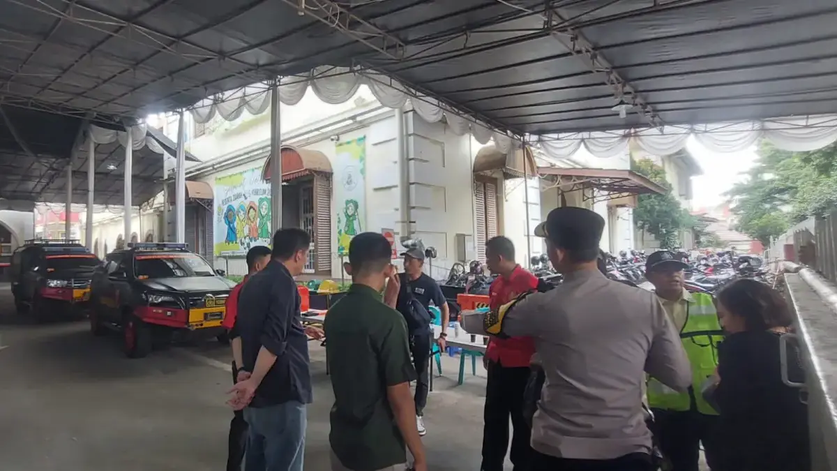 Gereja Katedral Bogor Gelar Dua Sesi Ibadah Misa Malam Natal, Sterilisasi Keamanan Diperketat Gereja Katedral Bogor Gelar Dua Sesi Ibadah Misa Malam Natal, Sterilisasi Keamanan Diperketat