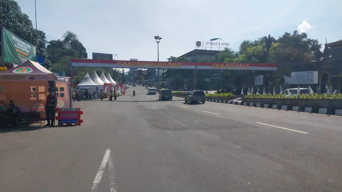 2.900 Kendaraan Masuk Kawasan Puncak, Polres Bogor Berlakukan One Way 2.900 Kendaraan Masuk Kawasan Puncak, Polres Bogor Berlakukan One Way