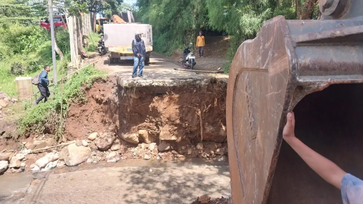 Jalan Alternatif Puncak Terputus, PUPR Kabupaten Bogor akan Pasang Box Cover Jalan Alternatif Puncak Terputus, PUPR Kabupaten Bogor akan Pasang Box Cover