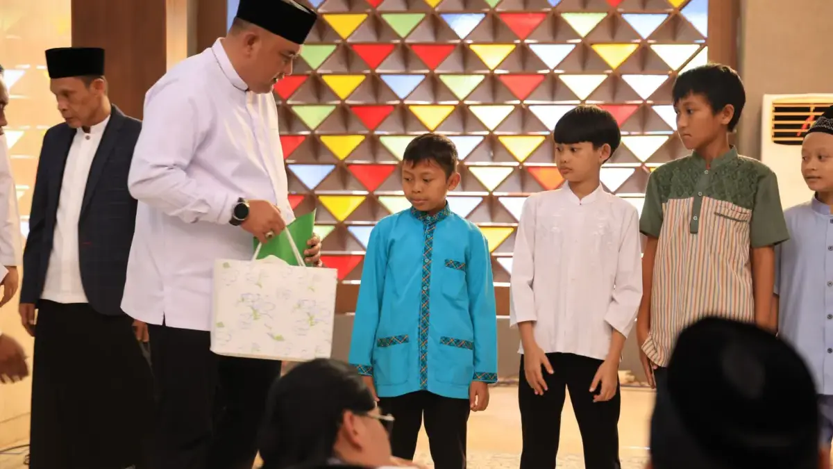 Refleksi Akhir Tahun, Bupati Bogor Beri Santunan kepada 1.200 Anak Yatim dan Lansia Refleksi Akhir Tahun, Bupati Bogor Beri Santunan kepada 1.200 Anak Yatim dan Lansia