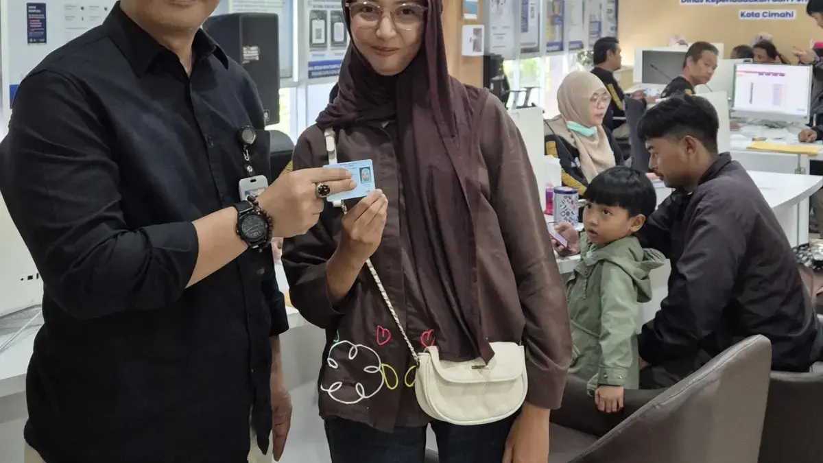 Disdukcapil Cimahi Tetap Buka Saat Libur Nataru, Pelayanan Adminduk Meningkat Tajam Disdukcapil Cimahi Tetap Buka Saat Libur Nataru, Pelayanan Adminduk Meningkat Tajam