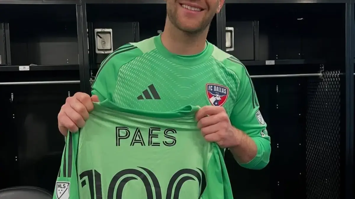 'Jangan Percaya!' Maarten Paes Bantah Mau Tinggalkan FC Dallas di Tengah Isu Join Persib Bandung Kiper timnas Indonesia Maarten Paes di klub FC Dallas.