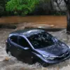 Jangan Panik! Begini Cara Menangani Mobil Terendam Banjir agar Tidak Rusak Parah