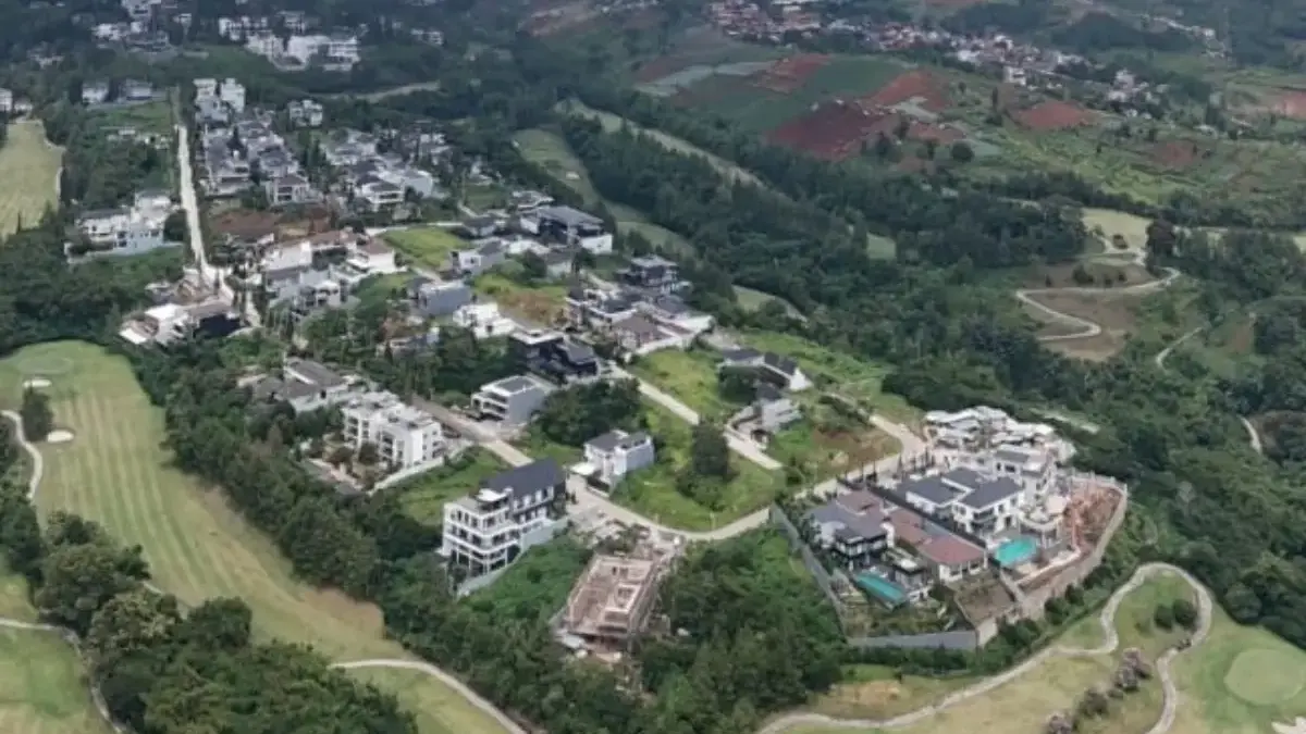 Keberadaan KBU saat ini kondisinya makin mengkhawatirkan. Alih fungsi lahan daerag resapan air menunjukan lem