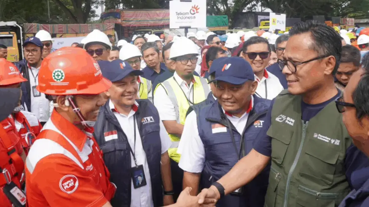 Bersama Danantara dan BUMN, TelkomGroup Kirim Relawan dan Bantuan Kemanusiaan di Masa Pemulihan Bersama Danantara dan BUMN, TelkomGroup Kirim Relawan dan Bantuan Kemanusiaan di Masa Pemulihan