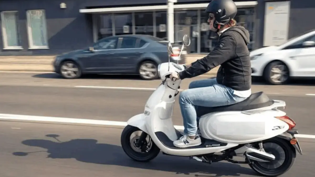 10 Motor Listrik Mirip Vespa Paling Populer 2025 dan Irit Baterai 10 Motor Listrik Mirip Vespa Paling Populer 2025 dan Irit Baterai