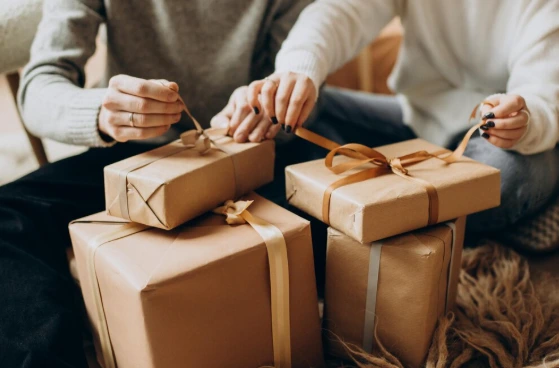 10 Ide Hadiah Tahun Baru untuk Orang Tercinta, Dijamin Bikin Terharu10 Ide Hadiah Tahun Baru untuk Orang Terci